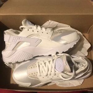 Nike Shoes - BRAND NEW!!! Nike huarache runs! Nike Shoes - BRAND NEW!!! Nike huarache runs!